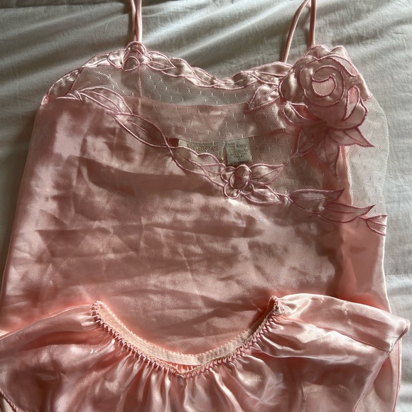 Elegant Pink Satin Camisole with Floral Detail - Picture 2 of 8